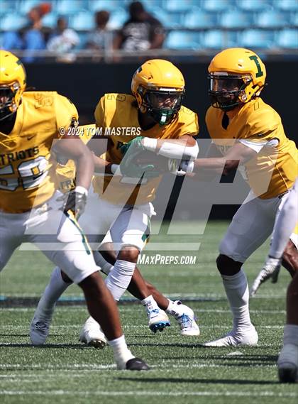 Thumbnail 3 in Myers Park vs. Independence photogallery.
