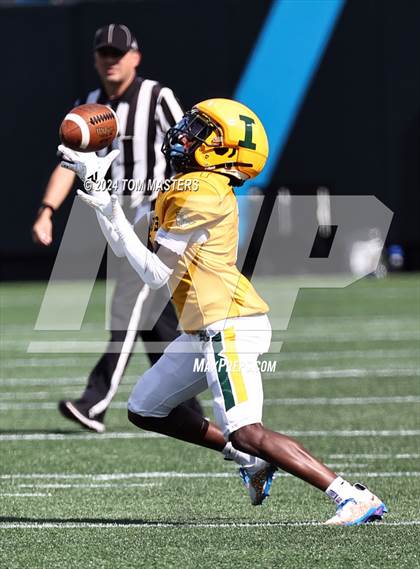 Thumbnail 1 in Myers Park vs. Independence photogallery.