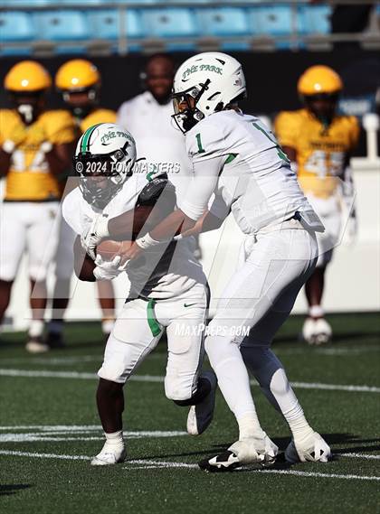 Thumbnail 3 in Myers Park vs. Independence photogallery.
