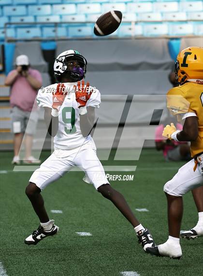 Thumbnail 2 in Myers Park vs. Independence photogallery.