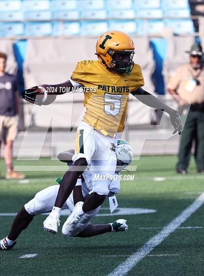 Thumbnail 1 in Myers Park vs. Independence photogallery.