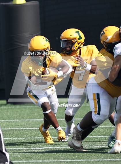 Thumbnail 1 in Myers Park vs. Independence photogallery.