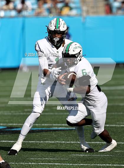 Thumbnail 1 in Myers Park vs. Independence photogallery.