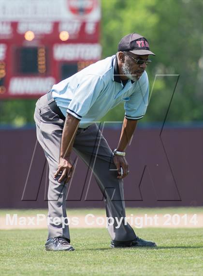Thumbnail 1 in Adams vs Rowlett photogallery.