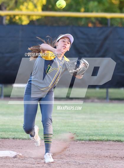Thumbnail 1 in Vanden vs. Benicia (D3 CIF SJS Final Game 2) photogallery.