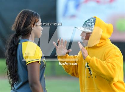 Thumbnail 2 in Vanden vs. Benicia (D3 CIF SJS Final Game 2) photogallery.