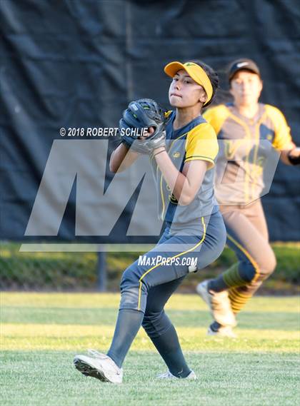 Thumbnail 1 in Vanden vs. Benicia (D3 CIF SJS Final Game 2) photogallery.