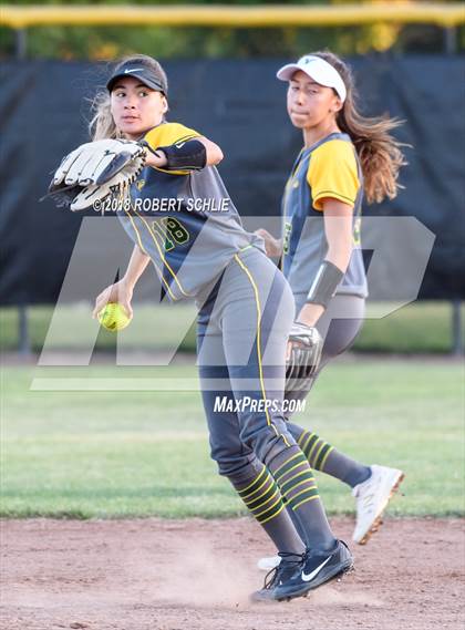 Thumbnail 3 in Vanden vs. Benicia (D3 CIF SJS Final Game 2) photogallery.