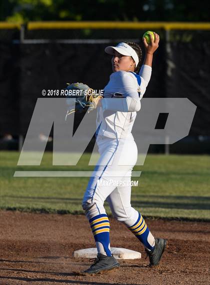 Thumbnail 2 in Vanden vs. Benicia (D3 CIF SJS Final Game 2) photogallery.
