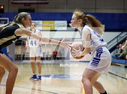 Thumbnail 3 in Evansville Memorial vs. Jasper (Niehause Classic) photogallery.