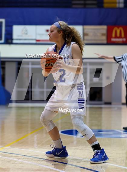 Thumbnail 2 in Evansville Memorial vs. Jasper (Niehause Classic) photogallery.