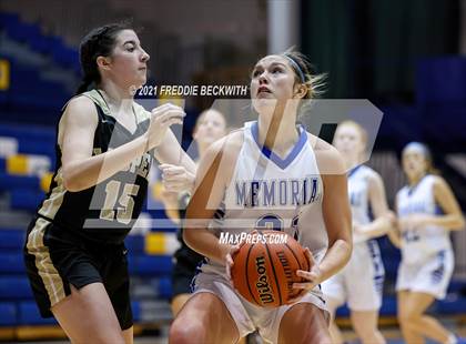 Thumbnail 1 in Evansville Memorial vs. Jasper (Niehause Classic) photogallery.