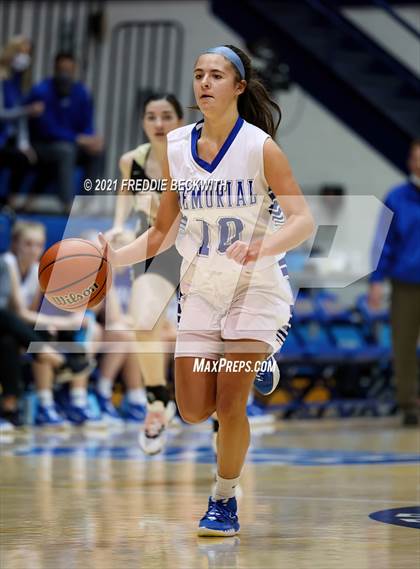 Thumbnail 3 in Evansville Memorial vs. Jasper (Niehause Classic) photogallery.