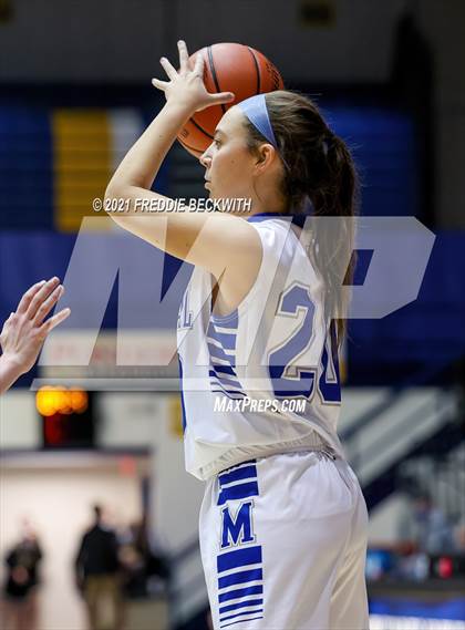 Thumbnail 3 in Evansville Memorial vs. Jasper (Niehause Classic) photogallery.