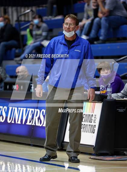 Thumbnail 3 in Evansville Memorial vs. Jasper (Niehause Classic) photogallery.