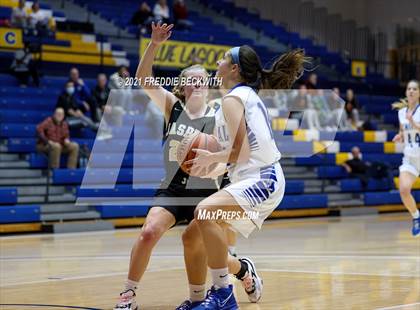 Thumbnail 2 in Evansville Memorial vs. Jasper (Niehause Classic) photogallery.