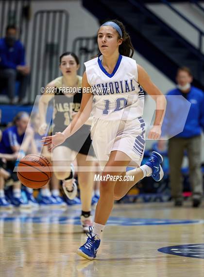 Thumbnail 1 in Evansville Memorial vs. Jasper (Niehause Classic) photogallery.