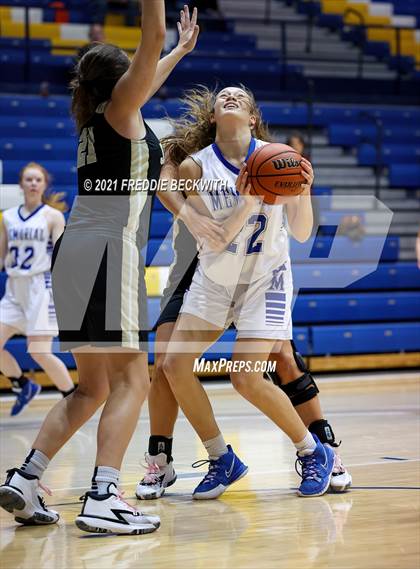 Thumbnail 2 in Evansville Memorial vs. Jasper (Niehause Classic) photogallery.