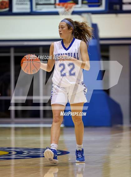Thumbnail 3 in Evansville Memorial vs. Jasper (Niehause Classic) photogallery.