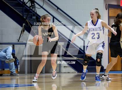 Thumbnail 1 in Evansville Memorial vs. Jasper (Niehause Classic) photogallery.