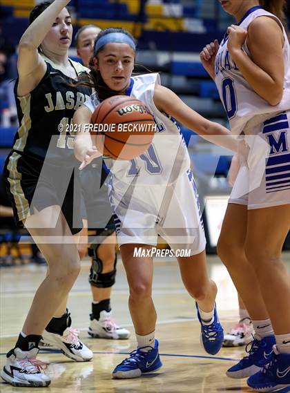 Thumbnail 3 in Evansville Memorial vs. Jasper (Niehause Classic) photogallery.