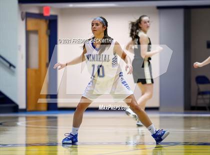 Thumbnail 3 in Evansville Memorial vs. Jasper (Niehause Classic) photogallery.