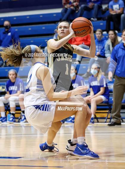 Thumbnail 1 in Evansville Memorial vs. Jasper (Niehause Classic) photogallery.