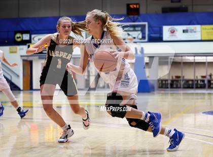 Thumbnail 1 in Evansville Memorial vs. Jasper (Niehause Classic) photogallery.