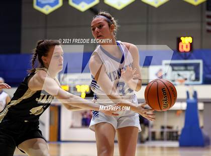 Thumbnail 3 in Evansville Memorial vs. Jasper (Niehause Classic) photogallery.