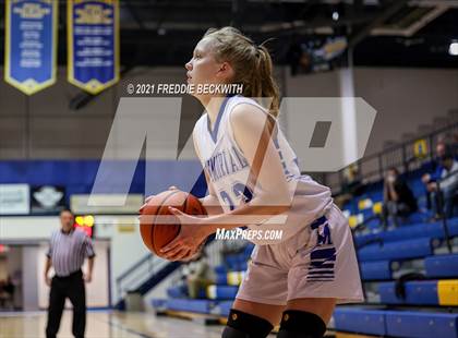 Thumbnail 2 in Evansville Memorial vs. Jasper (Niehause Classic) photogallery.