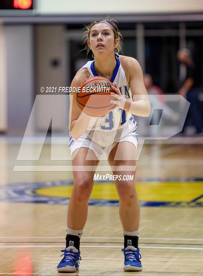 Thumbnail 3 in Evansville Memorial vs. Jasper (Niehause Classic) photogallery.