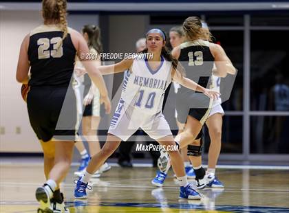 Thumbnail 1 in Evansville Memorial vs. Jasper (Niehause Classic) photogallery.