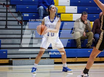Thumbnail 2 in Evansville Memorial vs. Jasper (Niehause Classic) photogallery.