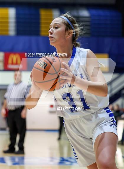 Thumbnail 2 in Evansville Memorial vs. Jasper (Niehause Classic) photogallery.
