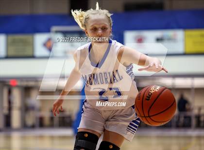 Thumbnail 2 in Evansville Memorial vs. Jasper (Niehause Classic) photogallery.