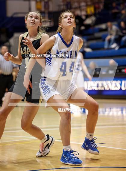Thumbnail 3 in Evansville Memorial vs. Jasper (Niehause Classic) photogallery.