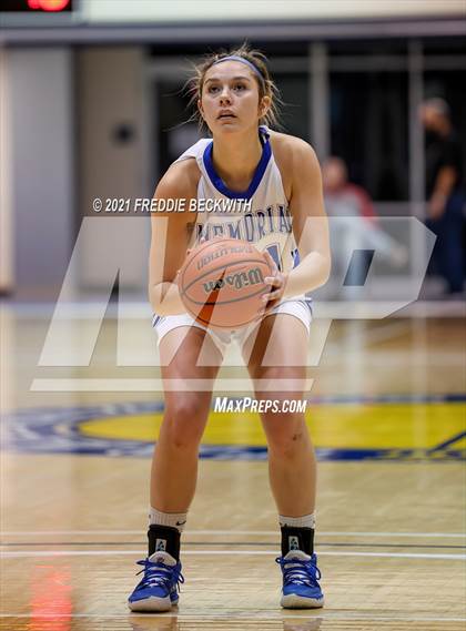 Thumbnail 2 in Evansville Memorial vs. Jasper (Niehause Classic) photogallery.