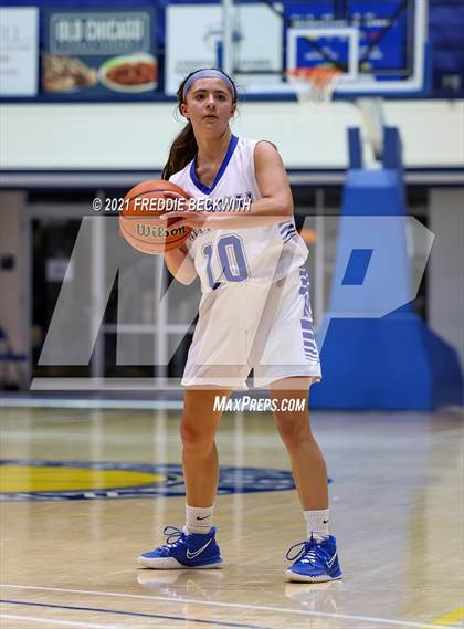 Thumbnail 1 in Evansville Memorial vs. Jasper (Niehause Classic) photogallery.