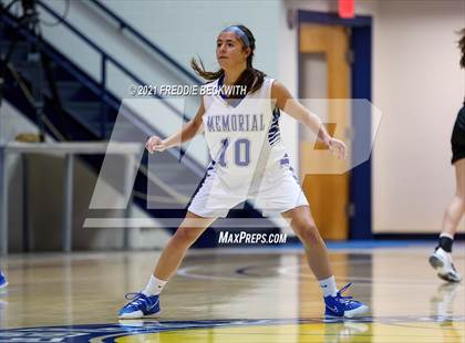 Thumbnail 2 in Evansville Memorial vs. Jasper (Niehause Classic) photogallery.