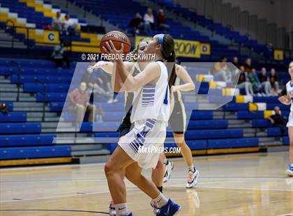 Thumbnail 1 in Evansville Memorial vs. Jasper (Niehause Classic) photogallery.