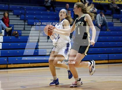 Thumbnail 2 in Evansville Memorial vs. Jasper (Niehause Classic) photogallery.