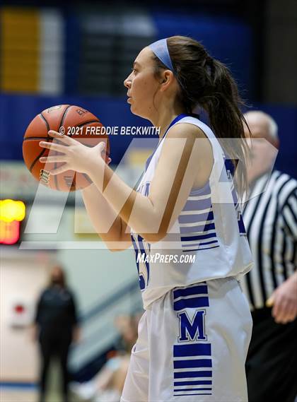 Thumbnail 2 in Evansville Memorial vs. Jasper (Niehause Classic) photogallery.