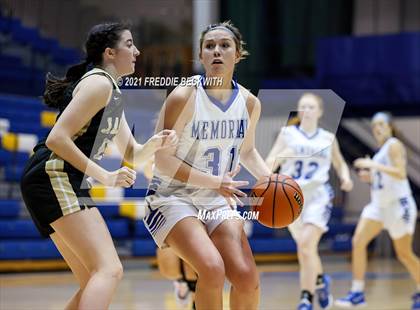 Thumbnail 2 in Evansville Memorial vs. Jasper (Niehause Classic) photogallery.
