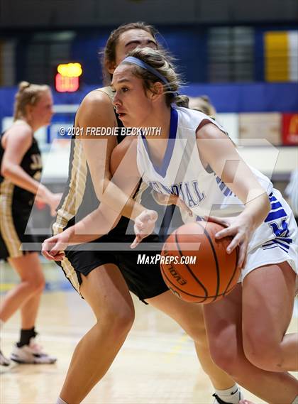 Thumbnail 1 in Evansville Memorial vs. Jasper (Niehause Classic) photogallery.