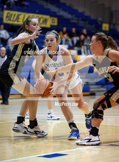 Thumbnail 2 in Evansville Memorial vs. Jasper (Niehause Classic) photogallery.