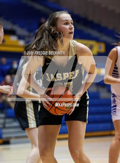 Thumbnail 3 in Evansville Memorial vs. Jasper (Niehause Classic) photogallery.