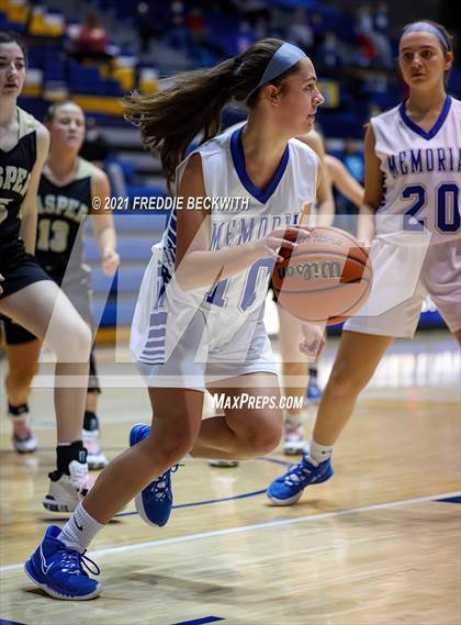 Thumbnail 2 in Evansville Memorial vs. Jasper (Niehause Classic) photogallery.