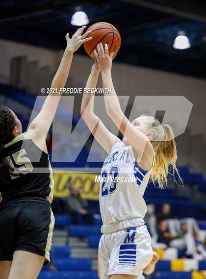 Thumbnail 2 in Evansville Memorial vs. Jasper (Niehause Classic) photogallery.