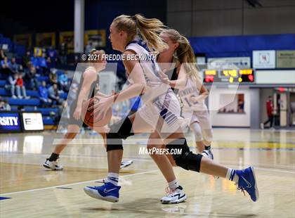 Thumbnail 2 in Evansville Memorial vs. Jasper (Niehause Classic) photogallery.