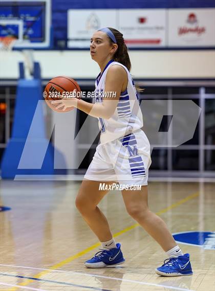 Thumbnail 1 in Evansville Memorial vs. Jasper (Niehause Classic) photogallery.
